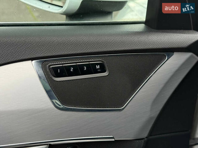 Вольво ХС90 2016 в Кривом Роге на Automoto.ua Серый Вольво ХС90, объемом двигателя 1.97 л и пробегом 99 тыс. км за 25999 $, фото 32 на Automoto.ua