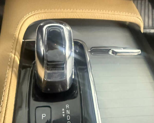 Серый Вольво ХС90, объемом двигателя 1.97 л и пробегом 121 тыс. км за 32550 $, фото 5 на Automoto.ua