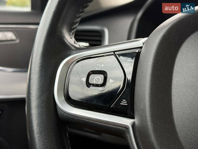Вольво ХС90 2016 в Кривом Роге на Automoto.ua Серый Вольво ХС90, объемом двигателя 1.97 л и пробегом 99 тыс. км за 25999 $, фото 42 на Automoto.ua