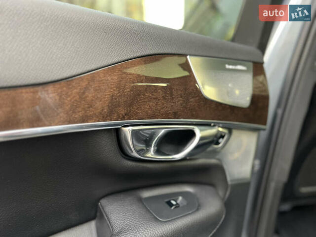 Сірий Вольво ХС90, об'ємом двигуна 2 л та пробігом 183 тис. км за 26500 $, фото 64 на Automoto.ua