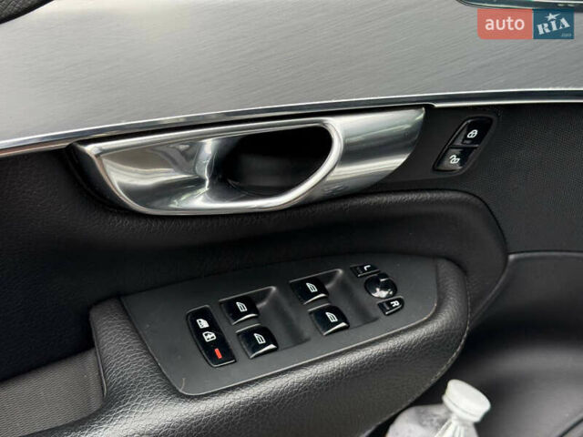 Вольво ХС90 2016 в Кривом Роге на Automoto.ua Серый Вольво ХС90, объемом двигателя 1.97 л и пробегом 99 тыс. км за 25999 $, фото 33 на Automoto.ua