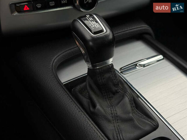 Вольво ХС90 2016 в Кривом Роге на Automoto.ua Серый Вольво ХС90, объемом двигателя 1.97 л и пробегом 99 тыс. км за 25999 $, фото 48 на Automoto.ua