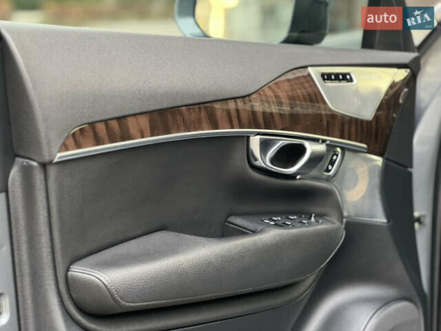 Сірий Вольво ХС90, об'ємом двигуна 2 л та пробігом 183 тис. км за 26500 $, фото 41 на Automoto.ua