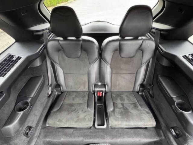 Серый Вольво ХС90, объемом двигателя 2 л и пробегом 80 тыс. км за 6700 $, фото 13 на Automoto.ua