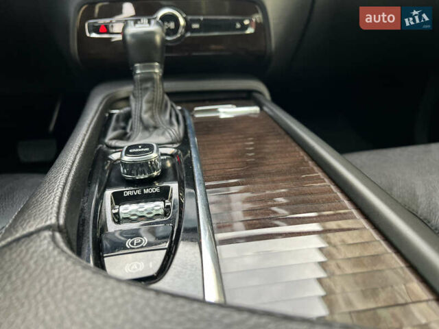 Сірий Вольво ХС90, об'ємом двигуна 2 л та пробігом 183 тис. км за 26500 $, фото 69 на Automoto.ua