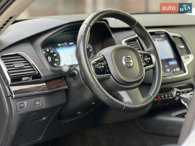 Сірий Вольво ХС90, об'ємом двигуна 2 л та пробігом 183 тис. км за 26500 $, фото 46 на Automoto.ua