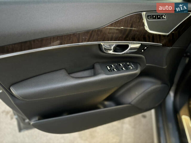 Сірий Вольво ХС90, об'ємом двигуна 1.97 л та пробігом 229 тис. км за 21990 $, фото 28 на Automoto.ua