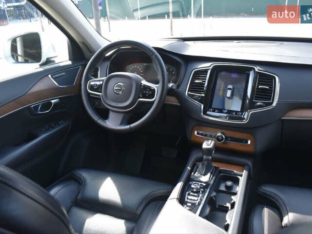 Сірий Вольво ХС90, об'ємом двигуна 1.97 л та пробігом 120 тис. км за 34000 $, фото 17 на Automoto.ua