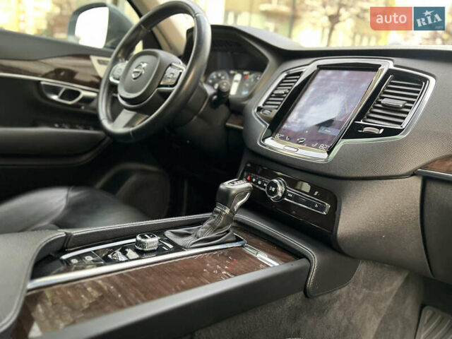 Сірий Вольво ХС90, об'ємом двигуна 2 л та пробігом 183 тис. км за 26500 $, фото 74 на Automoto.ua