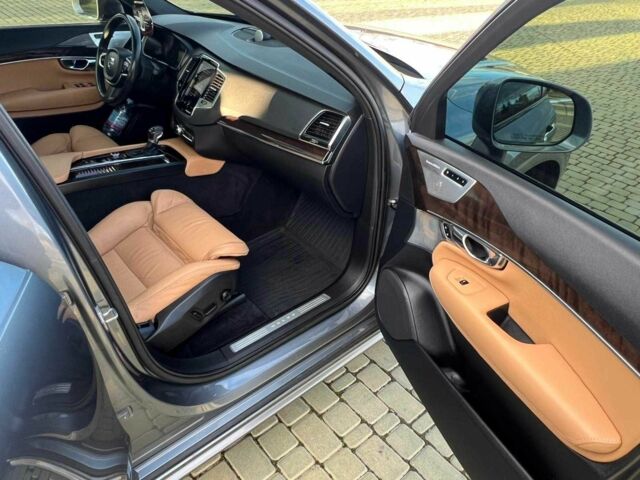 Сірий Вольво ХС90, об'ємом двигуна 2 л та пробігом 262 тис. км за 20500 $, фото 17 на Automoto.ua