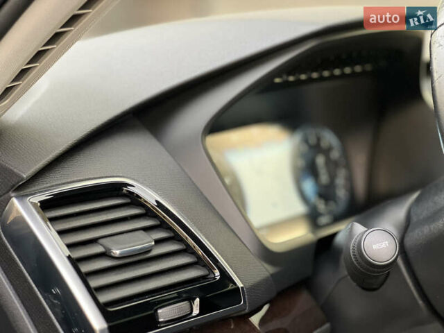 Сірий Вольво ХС90, об'ємом двигуна 2 л та пробігом 183 тис. км за 26500 $, фото 47 на Automoto.ua