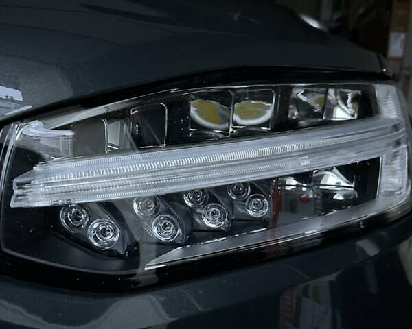 Серый Вольво ХС90, объемом двигателя 1.97 л и пробегом 230 тыс. км за 29000 $, фото 8 на Automoto.ua