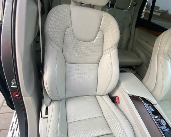 Серый Вольво ХС90, объемом двигателя 1.97 л и пробегом 234 тыс. км за 22999 $, фото 49 на Automoto.ua