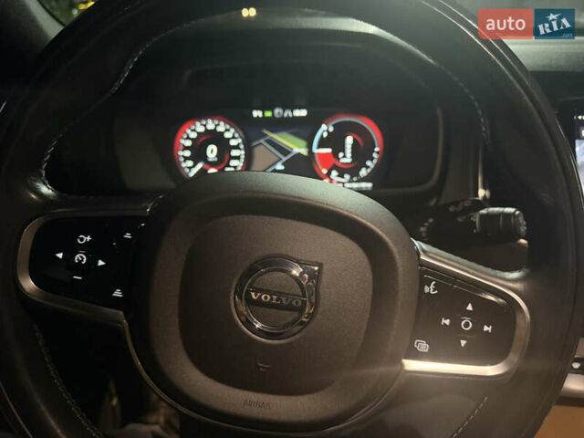 Серый Вольво ХС90, объемом двигателя 1.97 л и пробегом 121 тыс. км за 32550 $, фото 17 на Automoto.ua