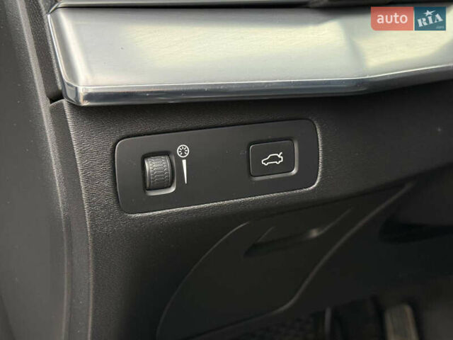 Вольво ХС90 2016 в Кривом Роге на Automoto.ua Серый Вольво ХС90, объемом двигателя 1.97 л и пробегом 99 тыс. км за 25999 $, фото 35 на Automoto.ua