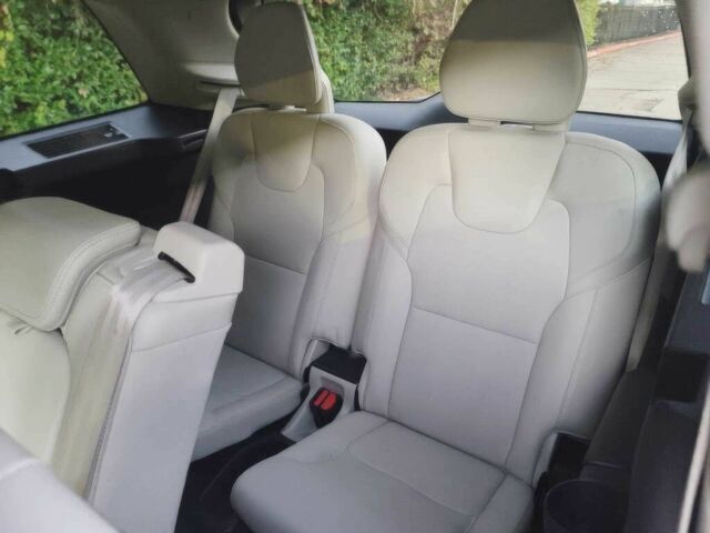 Сірий Вольво ХС90, об'ємом двигуна 2 л та пробігом 50 тис. км за 17000 $, фото 16 на Automoto.ua