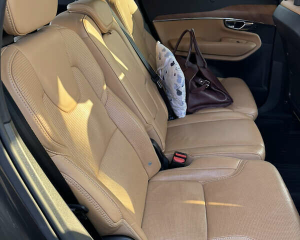 Сірий Вольво ХС90, об'ємом двигуна 1.97 л та пробігом 140 тис. км за 35500 $, фото 12 на Automoto.ua