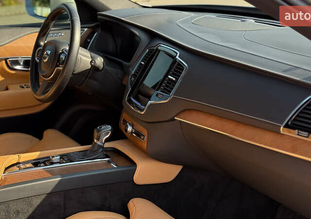 Сірий Вольво ХС90, об'ємом двигуна 1.97 л та пробігом 102 тис. км за 33000 $, фото 18 на Automoto.ua