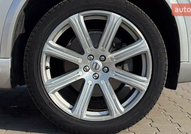 Сірий Вольво ХС90, об'ємом двигуна 1.97 л та пробігом 102 тис. км за 33000 $, фото 45 на Automoto.ua