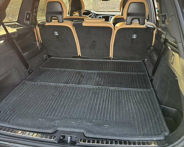 Сірий Вольво ХС90, об'ємом двигуна 1.97 л та пробігом 140 тис. км за 35500 $, фото 13 на Automoto.ua