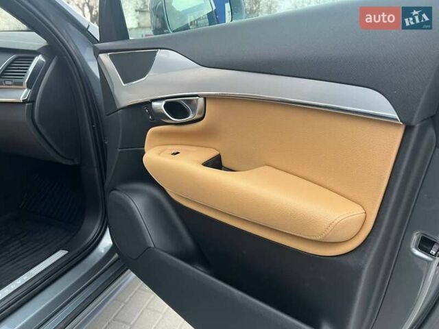 Серый Вольво ХС90, объемом двигателя 2 л и пробегом 143 тыс. км за 26500 $, фото 24 на Automoto.ua