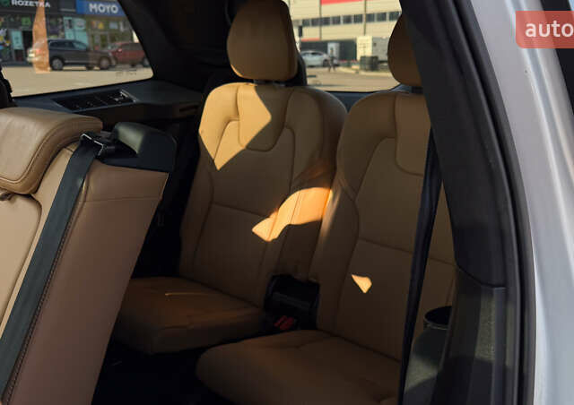 Сірий Вольво ХС90, об'ємом двигуна 1.97 л та пробігом 102 тис. км за 33000 $, фото 40 на Automoto.ua