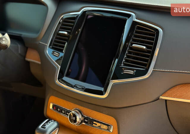 Сірий Вольво ХС90, об'ємом двигуна 1.97 л та пробігом 102 тис. км за 33000 $, фото 19 на Automoto.ua