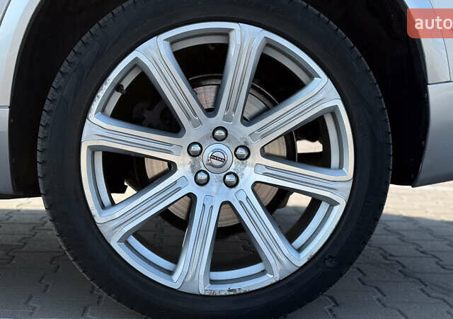 Сірий Вольво ХС90, об'ємом двигуна 1.97 л та пробігом 102 тис. км за 33000 $, фото 43 на Automoto.ua