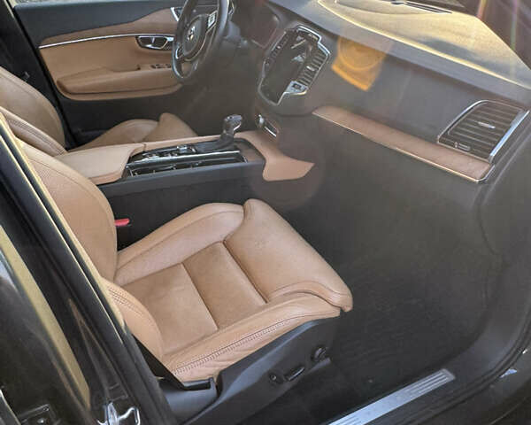 Сірий Вольво ХС90, об'ємом двигуна 1.97 л та пробігом 140 тис. км за 35500 $, фото 8 на Automoto.ua