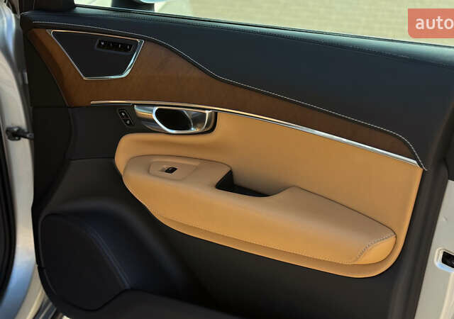 Сірий Вольво ХС90, об'ємом двигуна 1.97 л та пробігом 102 тис. км за 33000 $, фото 17 на Automoto.ua