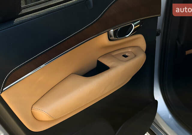 Сірий Вольво ХС90, об'ємом двигуна 1.97 л та пробігом 102 тис. км за 33000 $, фото 33 на Automoto.ua