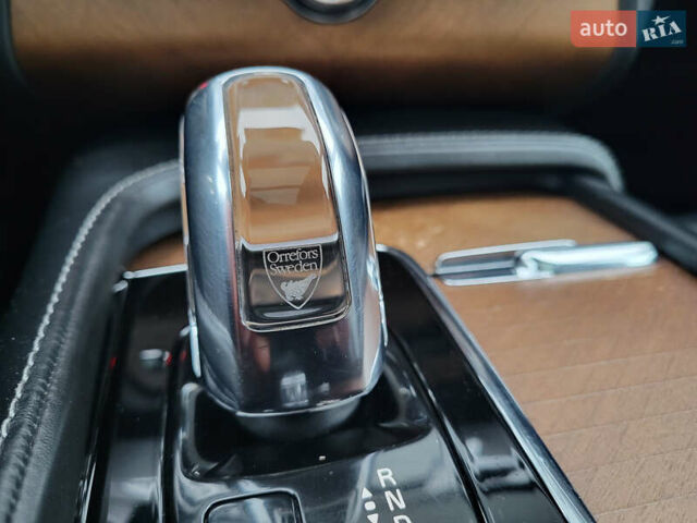 Серый Вольво ХС90, объемом двигателя 1.97 л и пробегом 180 тыс. км за 32000 $, фото 21 на Automoto.ua