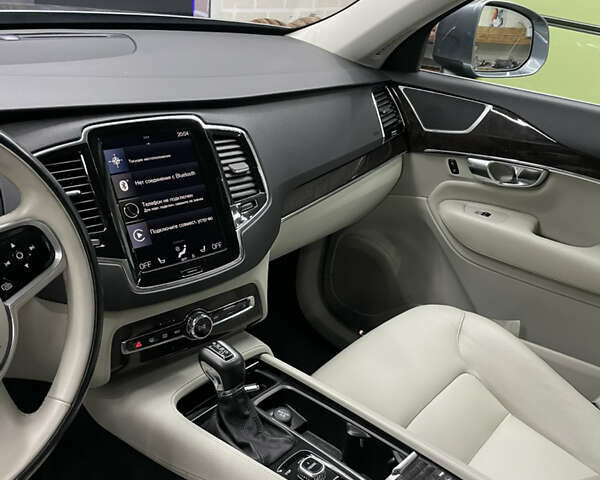 Сірий Вольво ХС90, об'ємом двигуна 1.97 л та пробігом 153 тис. км за 31000 $, фото 6 на Automoto.ua