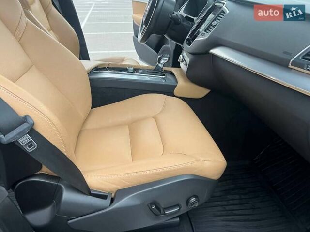 Серый Вольво ХС90, объемом двигателя 2 л и пробегом 143 тыс. км за 26500 $, фото 29 на Automoto.ua