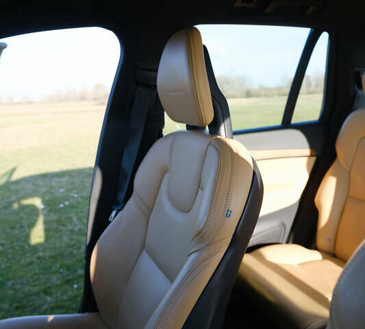 Сірий Вольво ХС90, об'ємом двигуна 1.97 л та пробігом 72 тис. км за 34000 $, фото 35 на Automoto.ua