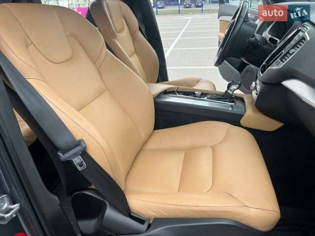 Серый Вольво ХС90, объемом двигателя 2 л и пробегом 143 тыс. км за 26500 $, фото 28 на Automoto.ua