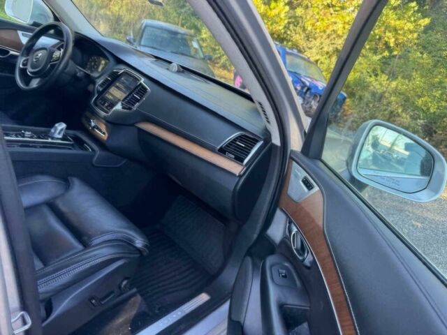 Серый Вольво ХС90, объемом двигателя 2 л и пробегом 66 тыс. км за 8500 $, фото 6 на Automoto.ua