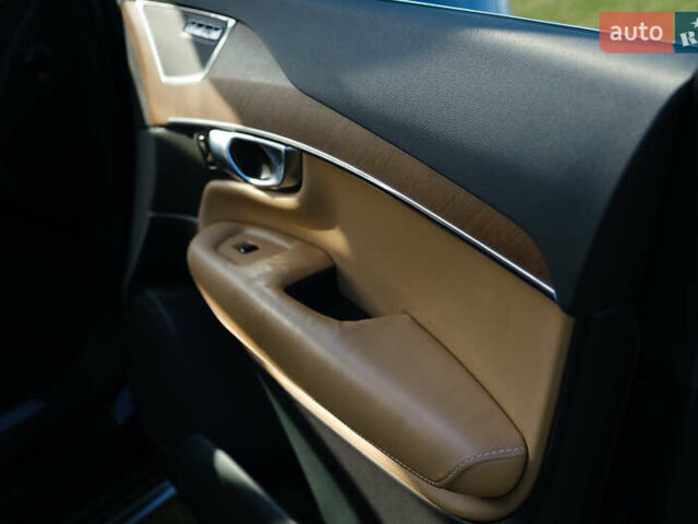 Сірий Вольво ХС90, об'ємом двигуна 1.97 л та пробігом 72 тис. км за 34000 $, фото 26 на Automoto.ua