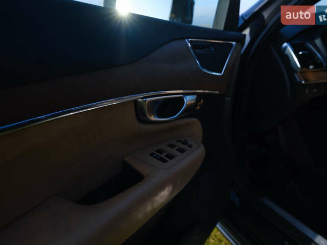 Сірий Вольво ХС90, об'ємом двигуна 1.97 л та пробігом 72 тис. км за 34000 $, фото 32 на Automoto.ua