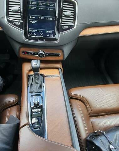 Серый Вольво ХС90, объемом двигателя 2 л и пробегом 185 тыс. км за 29000 $, фото 4 на Automoto.ua