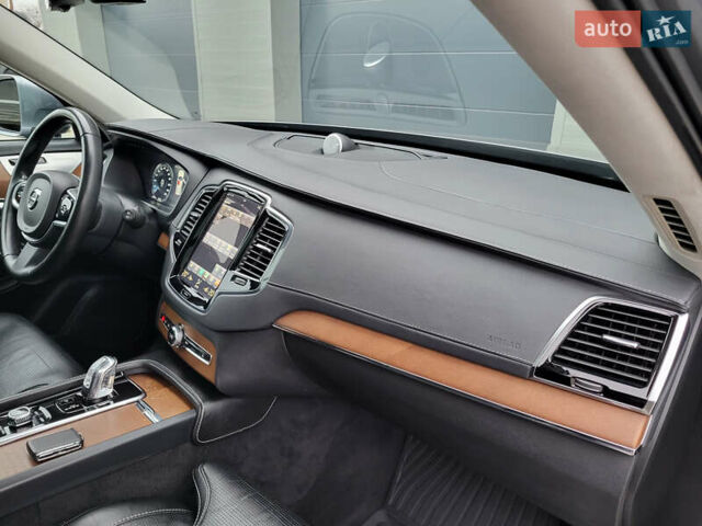 Серый Вольво ХС90, объемом двигателя 1.97 л и пробегом 180 тыс. км за 32000 $, фото 31 на Automoto.ua