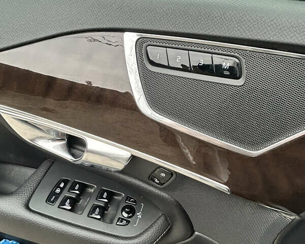 Серый Вольво ХС90, объемом двигателя 2 л и пробегом 34 тыс. км за 25500 $, фото 17 на Automoto.ua