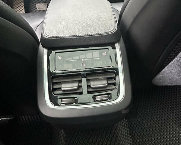 Серый Вольво ХС90, объемом двигателя 2 л и пробегом 34 тыс. км за 25500 $, фото 23 на Automoto.ua