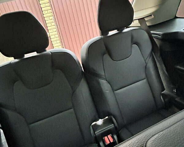 Серый Вольво ХС90, объемом двигателя 2 л и пробегом 34 тыс. км за 25500 $, фото 27 на Automoto.ua