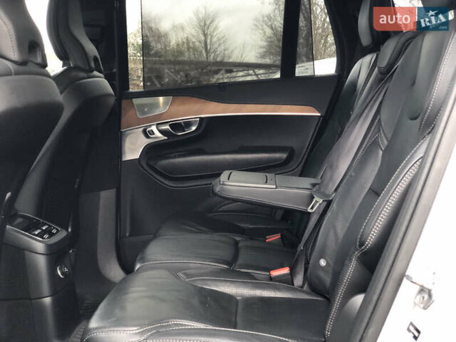 Серый Вольво ХС90, объемом двигателя 1.97 л и пробегом 85 тыс. км за 43000 $, фото 27 на Automoto.ua
