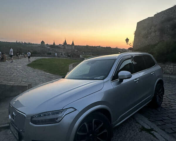 Серый Вольво ХС90, объемом двигателя 1.97 л и пробегом 90 тыс. км за 44000 $, фото 2 на Automoto.ua