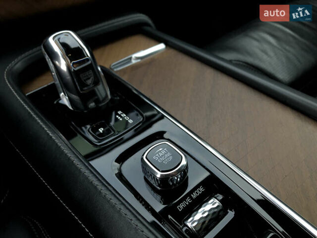 Серый Вольво ХС90, объемом двигателя 1.97 л и пробегом 85 тыс. км за 43000 $, фото 28 на Automoto.ua