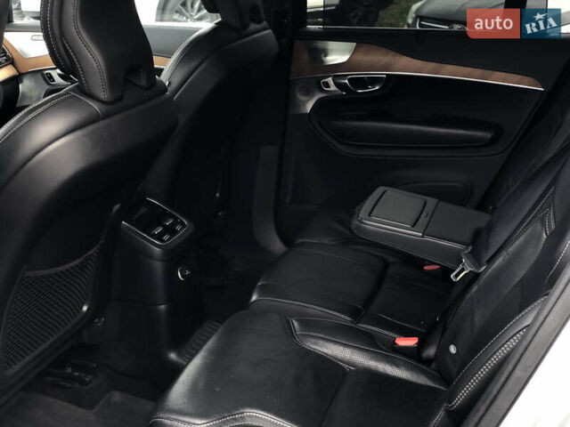 Серый Вольво ХС90, объемом двигателя 1.97 л и пробегом 85 тыс. км за 43000 $, фото 26 на Automoto.ua