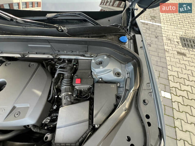 Серый Вольво ХС90, объемом двигателя 2 л и пробегом 143 тыс. км за 40400 $, фото 95 на Automoto.ua