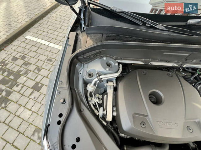 Серый Вольво ХС90, объемом двигателя 2 л и пробегом 143 тыс. км за 40400 $, фото 94 на Automoto.ua